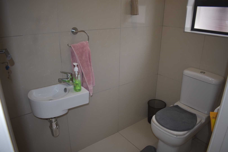 4 Bedroom Property for Sale in Beacon Bay Eastern Cape